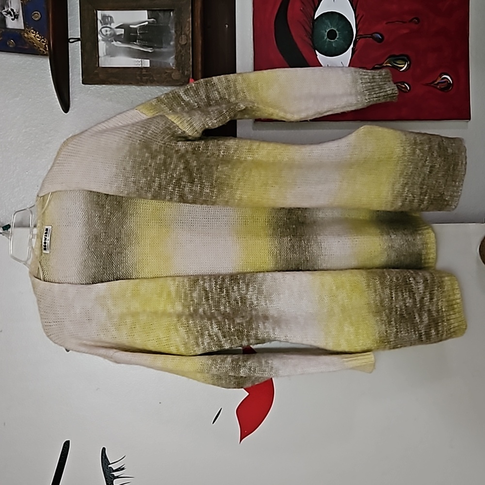 Ecowish XL soft grandpa sweater.